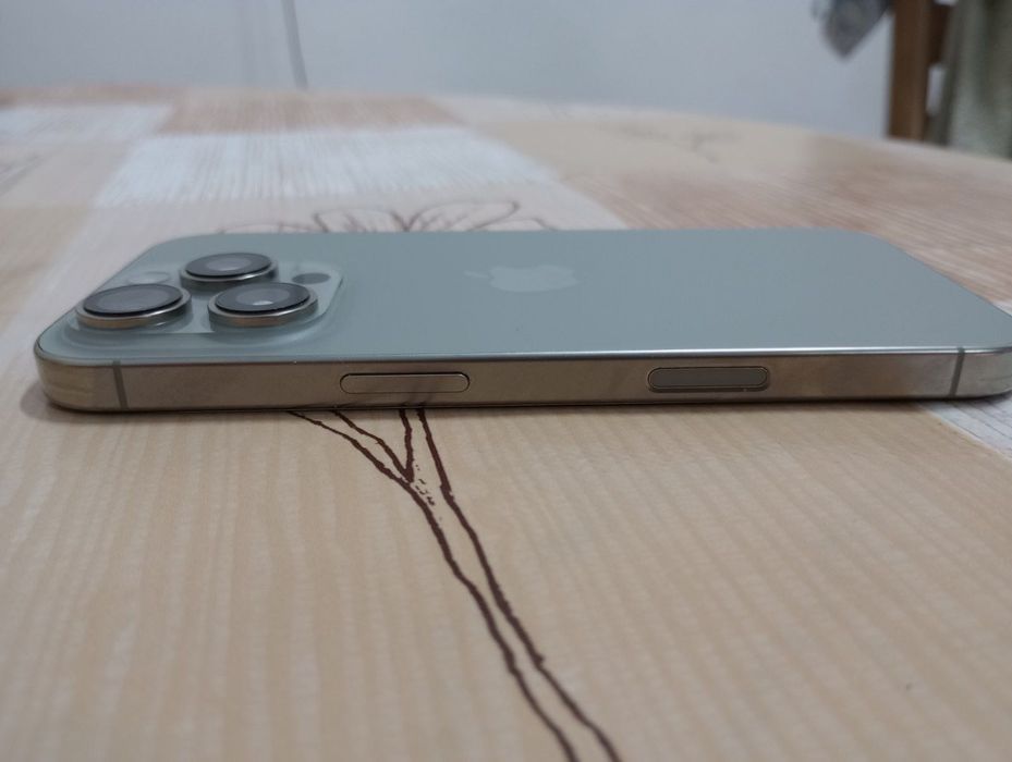 iPhone 16 pro, 128 GB, 99% battery