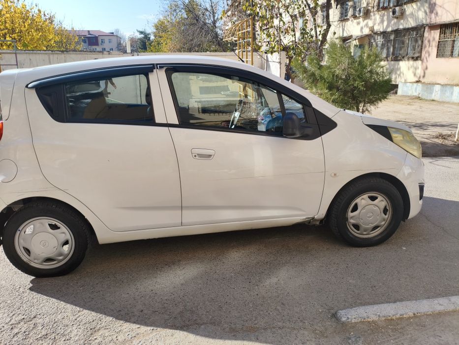 Продает chevrolet spark