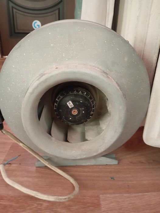 Продам вентилятор вытяжной
