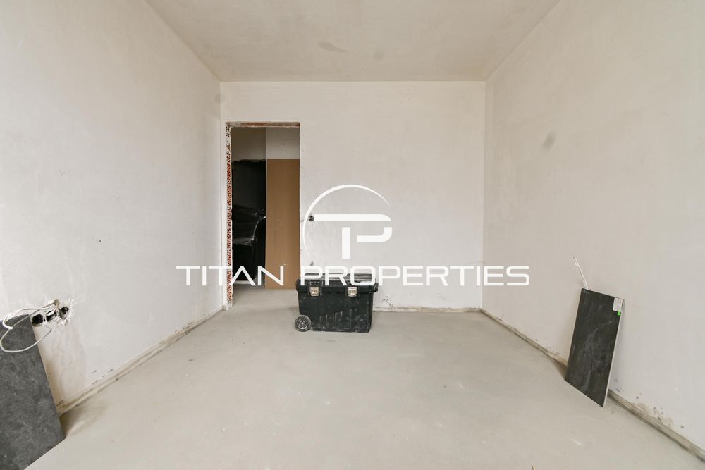 Тристаен за продажба в м-т Гърдова глава