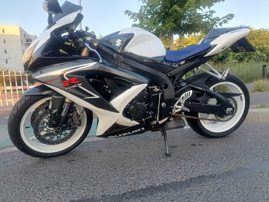 Suzuki GSX R600 K8