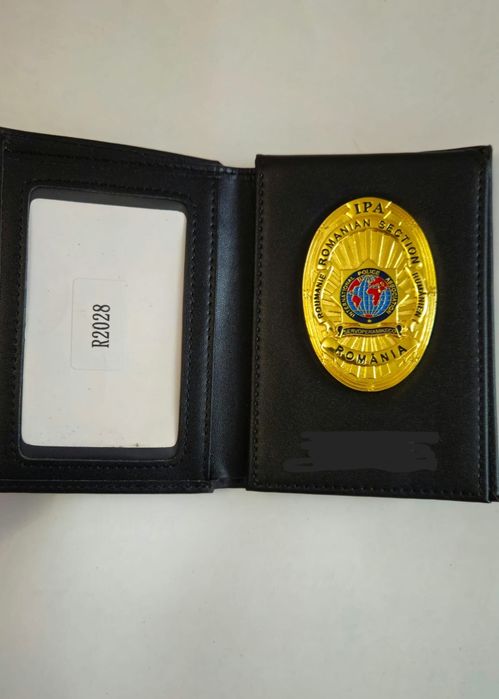 Vând portofel+insignă
