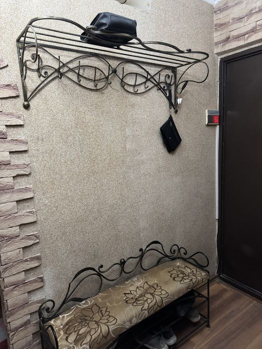 Кованая мебель для прихожей