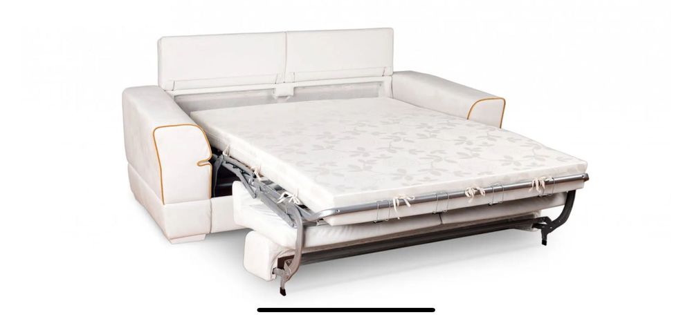 Разтегателен диван от кадифе