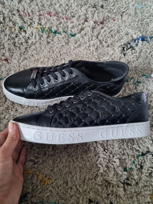 Vand adidasi dama Guess