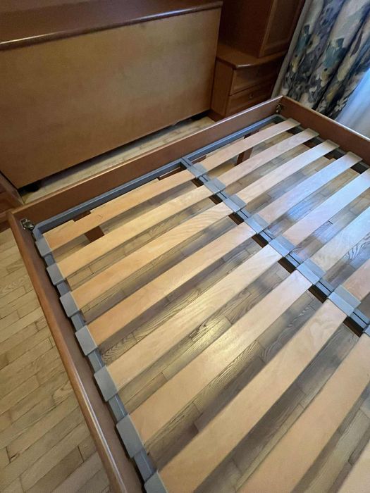 Легло от масивно дърво за матрак 140/190