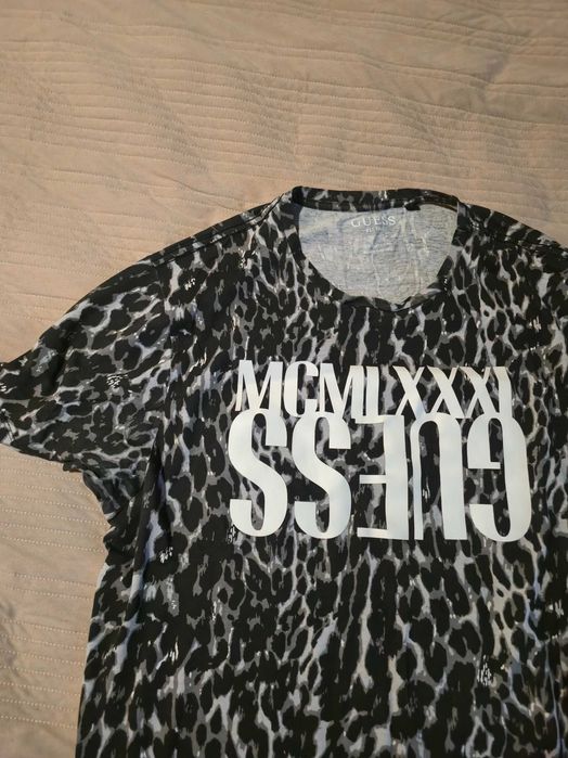 Тениска Guess...