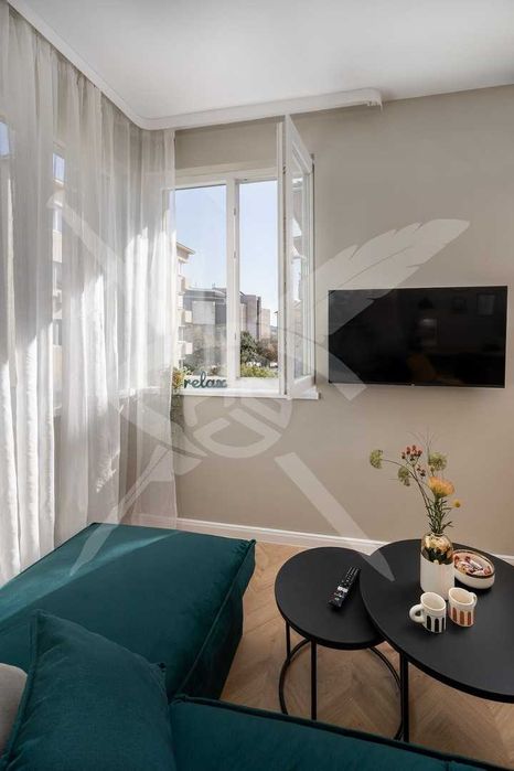 Дава се под наем Двустаен апартамент в София, Център - 60 кв.м за 1100 € - Снимка #2