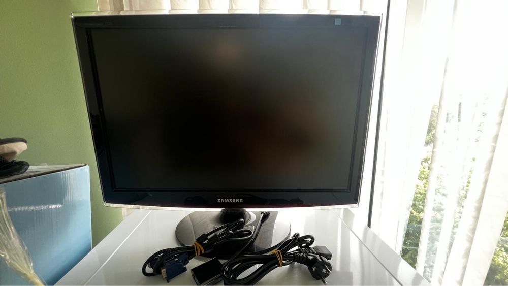 Монитор Самсунг T220