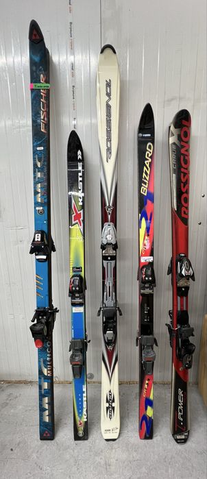 Продавам различни размери ски