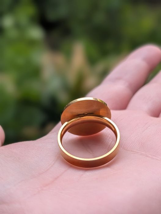 Vechi inel Gucci GG placat cu aur, cu email rosu si verde
