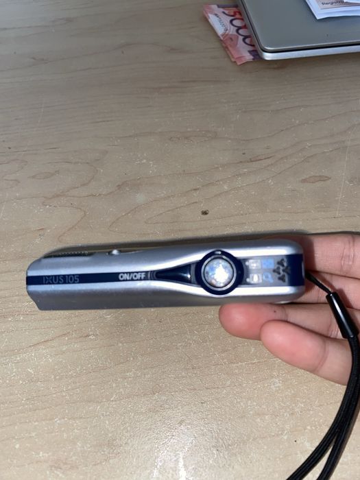 Canon IXUS 105/ 4x15/ 12.1 mega pixes