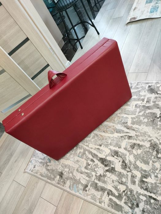 Продам Новые кушетки