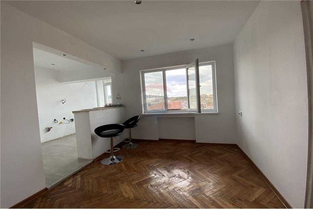 Продава се Тристаен апартамент в Шумен, Пазара - 77 кв.м за 1822 €/кв.м - Снимка #2