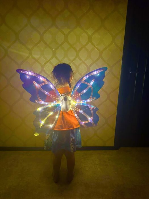 Пархающие крылья с музыкой