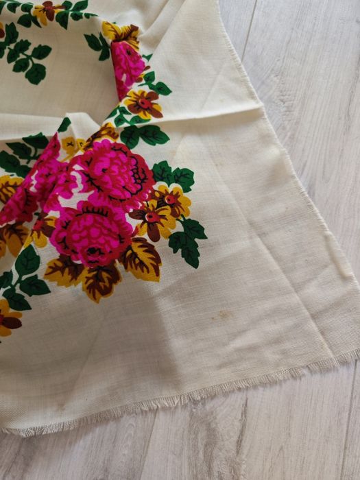 Basma din lână cu flori