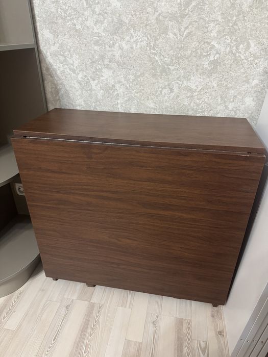 Продам стол книжка