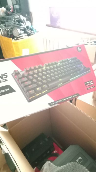 Продам компьютерный клуб boor com комноту