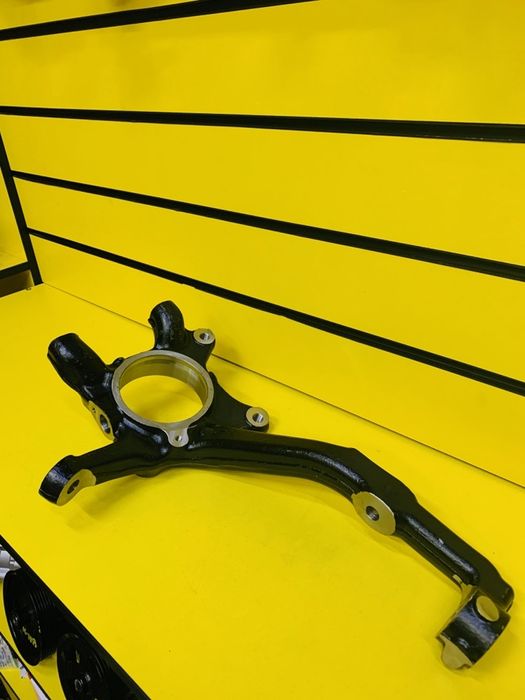 Цапфа(Поворотник кулак)Toyota,Lexus