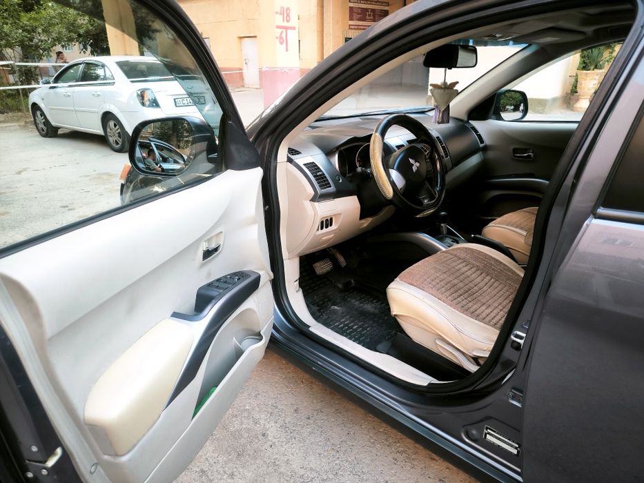 Прадам свое авто Mitsubishi Outlander