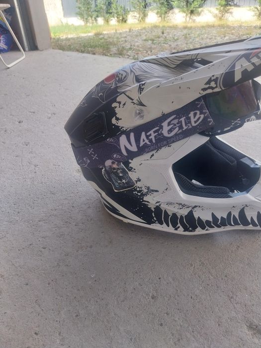 Vând casca enduro Airoh helmet