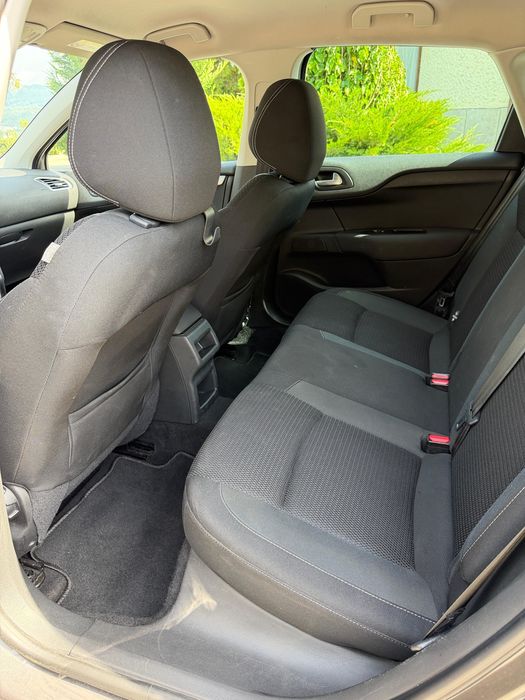 Citroën C4 1.2 THP - 130 CP - CarPlay - LED
