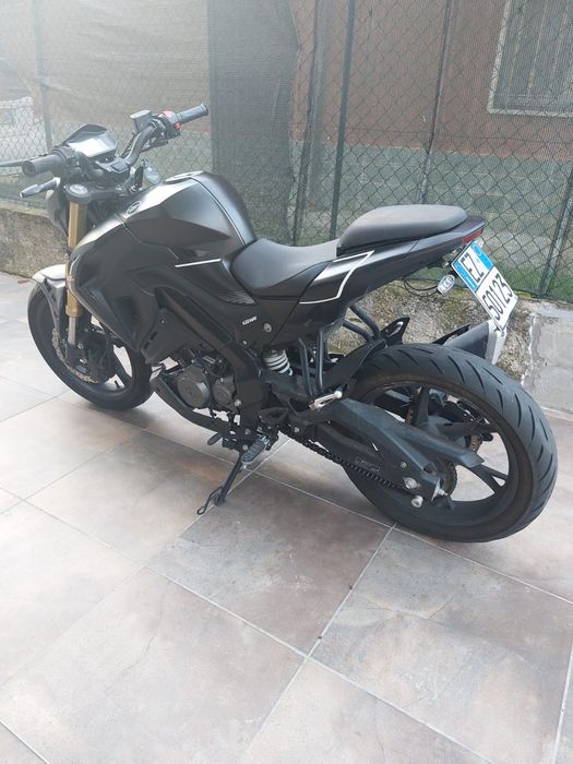 Motocicleta RSV 125