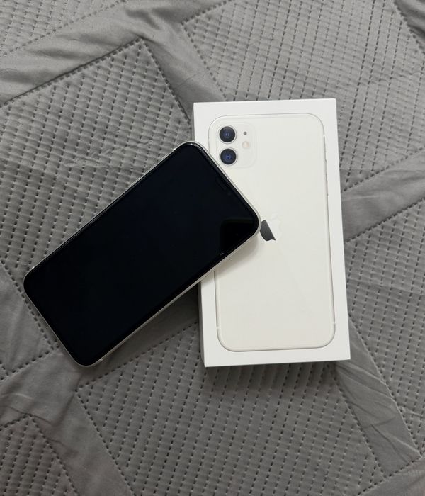 iPhone 11 • 128 ГБ • White