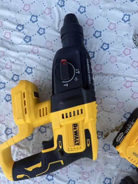 Продам электроинструменты DeWALT
