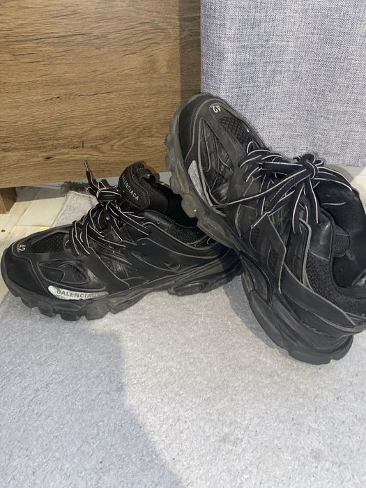 Balenciaga track