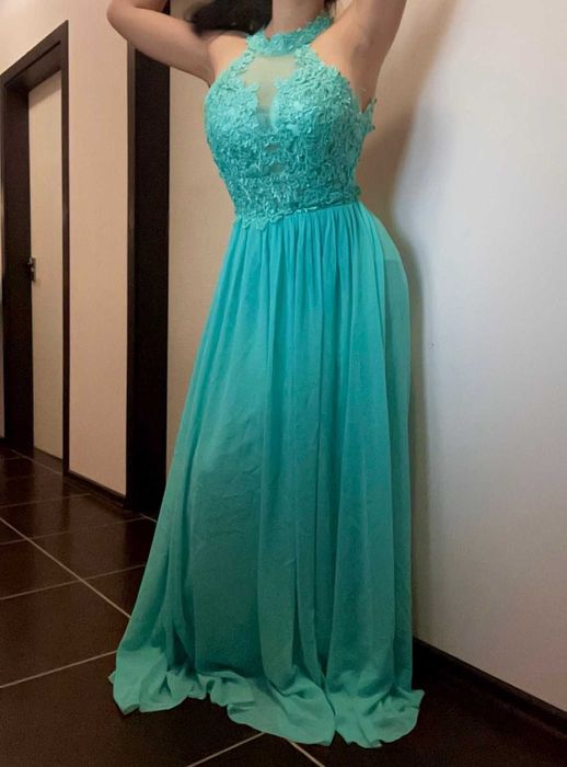 Официална рокля с гол гръб