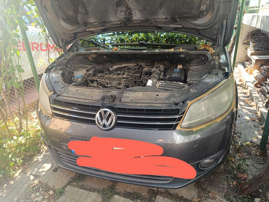 Полира и лакира фарове стопове боядисване на  детайли ,лепене брони