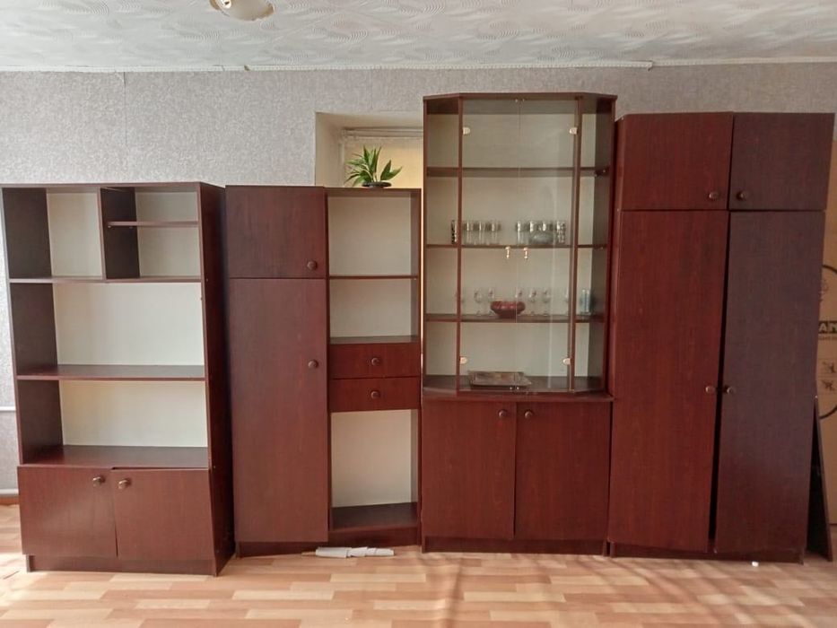 Продам комплект шкафов (стенка)