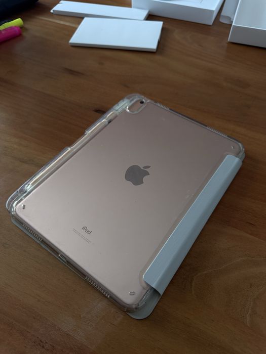 I pad ( 8th Generation ) Retina 10.2”, Wi-fi, 128 GB