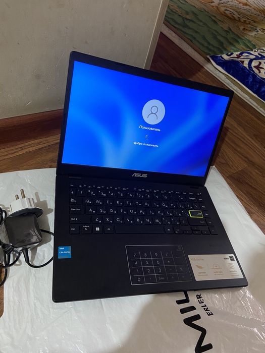 Asus стильный новом почти