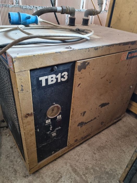 Vand doua compresoare,uscător aer și butelie