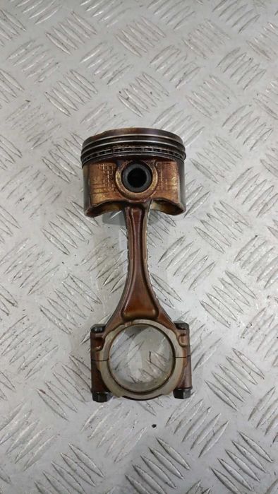 Бутала Lexus IS200 2003г.