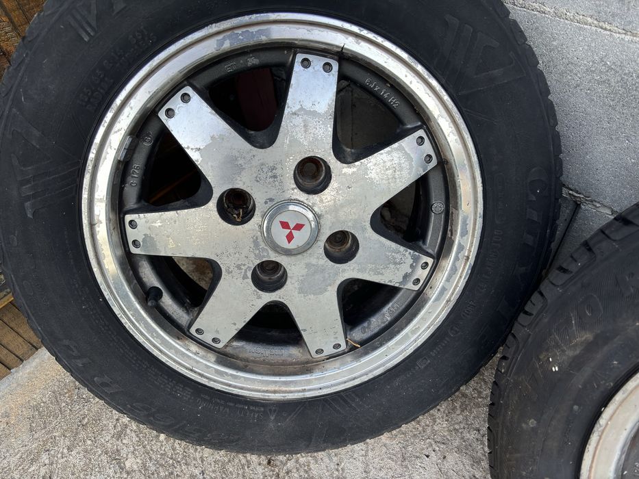Гуми с джанти за  mitsubishi