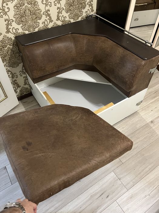 Диван угловой выдвижной