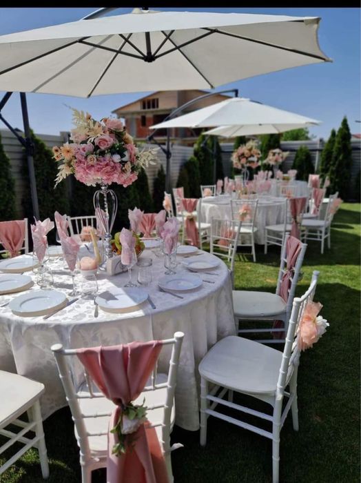 Umbrele pentru inchiriere mese scaune vesela