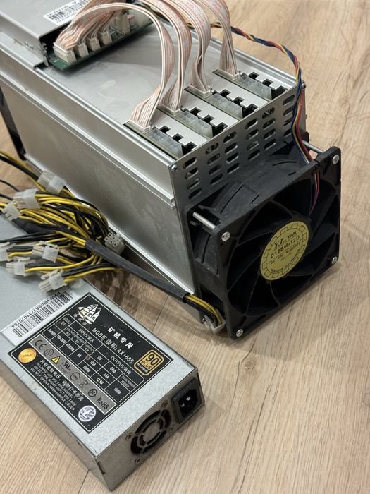 Antminer L3+ продам