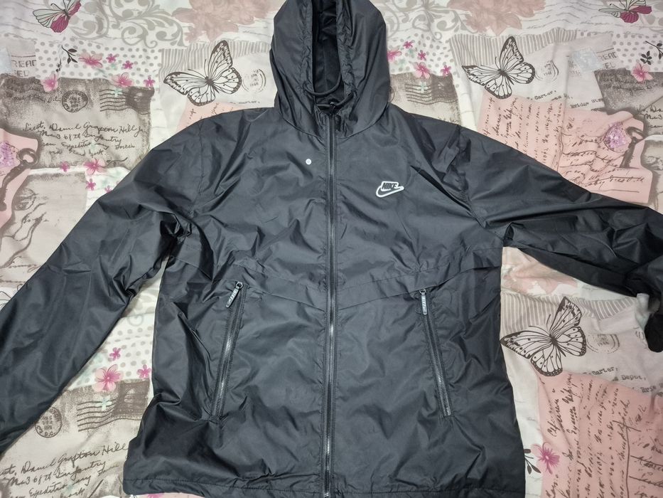 Нова ветровка Nike