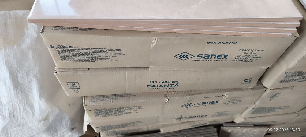 Vând faianță 25x40
