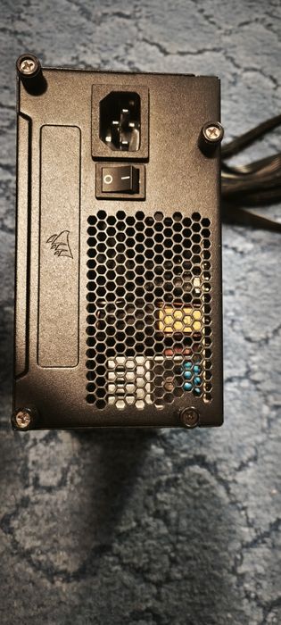 Vand sursa Corsair CV550,80+ Bronze, 550W