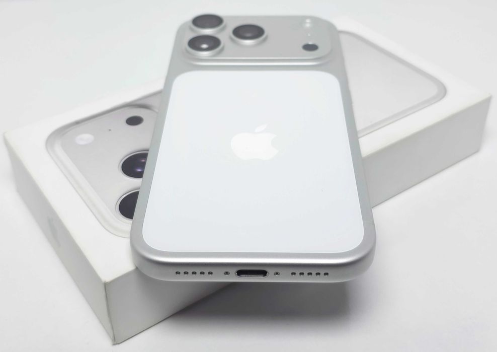 iPhone 17 Pro 256GB Silver•Гаранция