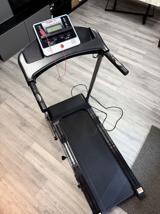 Bandă de alergare electrică BodyFit F3000