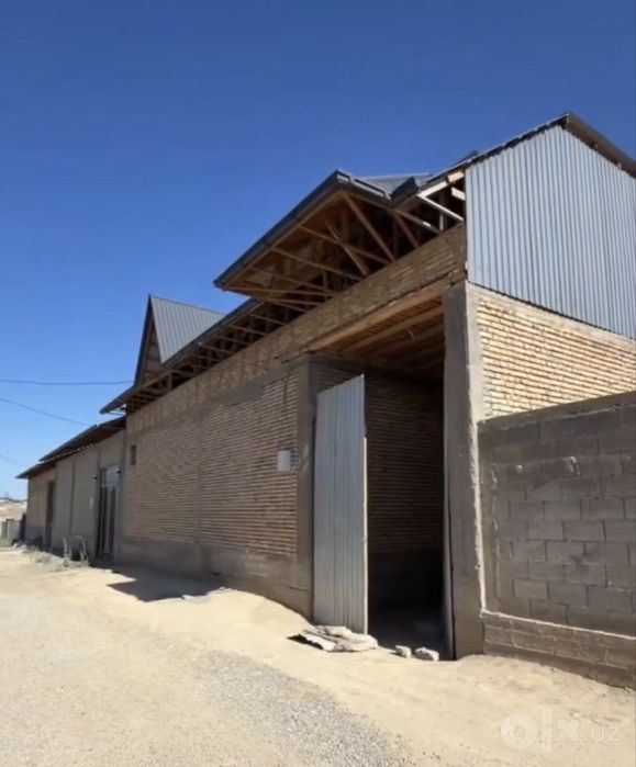 Axsikentda Hovli Sotiladi