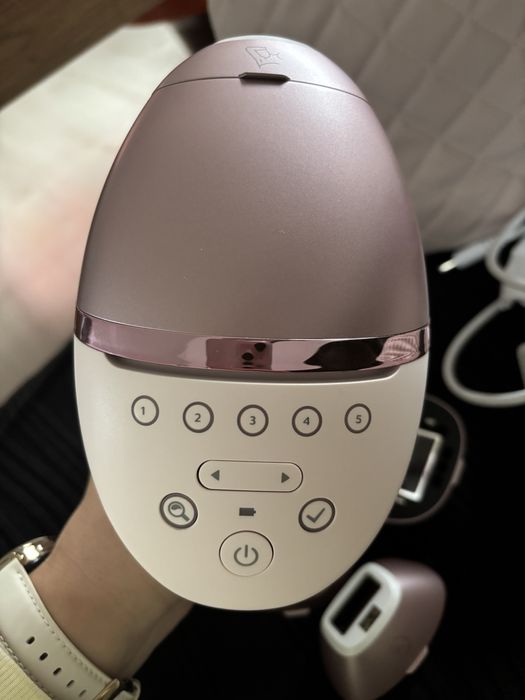 Фотоепилатор Philips Lumea IPL 9900 Series