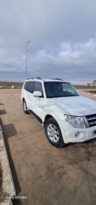 Mitsubishi pajero 4