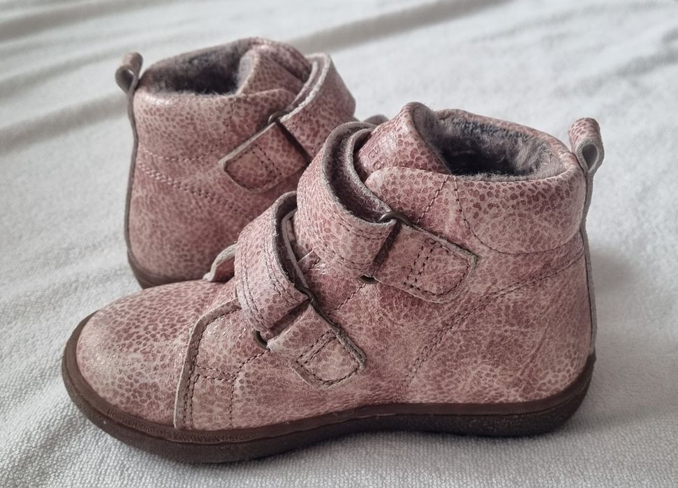 Ghete Bisgaard,  25, piele, îmblănite
